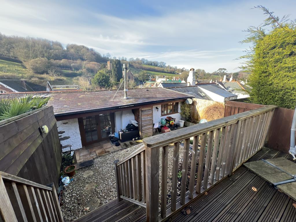 Lot: 96 - SEMI-DETACHED COTTAGE IN VILLAGE LOCATION -